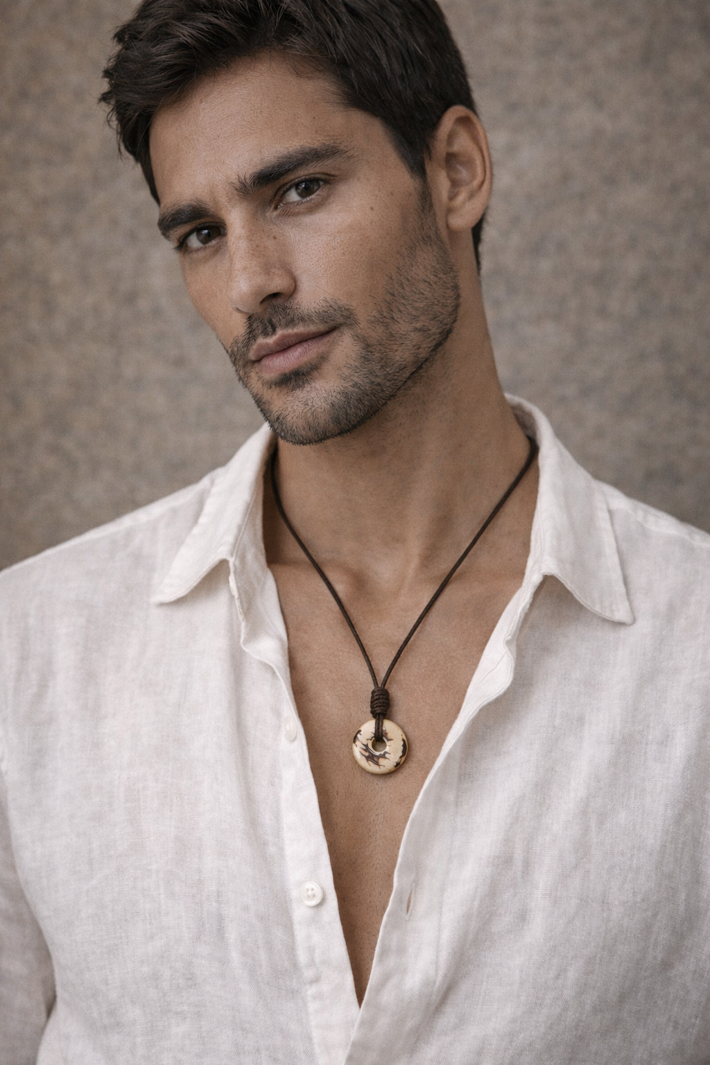 Esencia Round Pendant Necklace