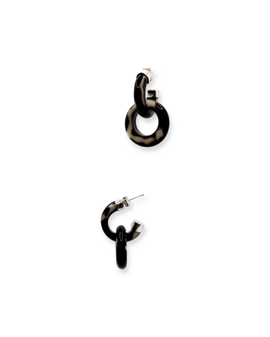 Raíces Double Marbled Black Earrings